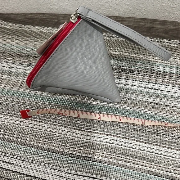 🙋🏻‍♀️☀️ALL ITEMS $4 EACH SALE Triangle Zipper Pouch Wristlet NWT SOLD SEPARATE - Picture 4 of 12